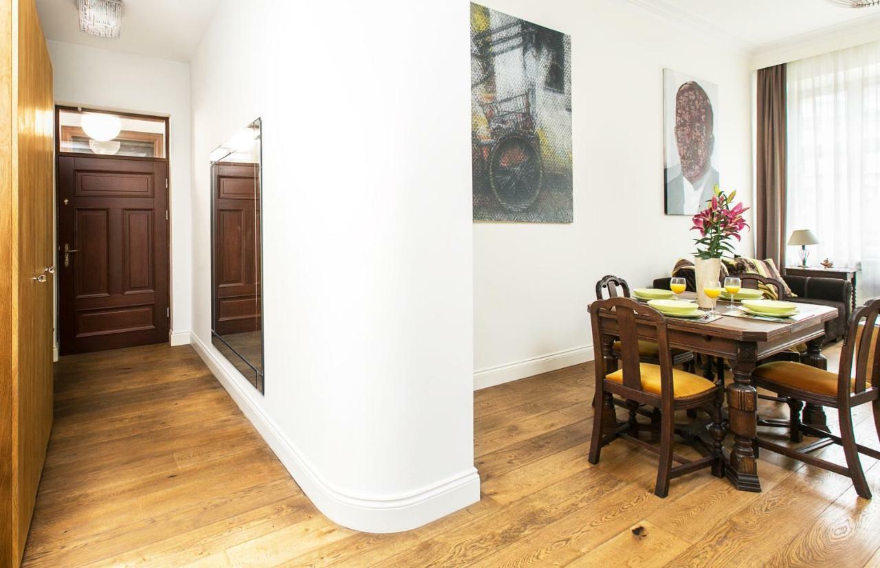 Old Town Brigue Apartment By Otium Krakau Buitenkant foto
