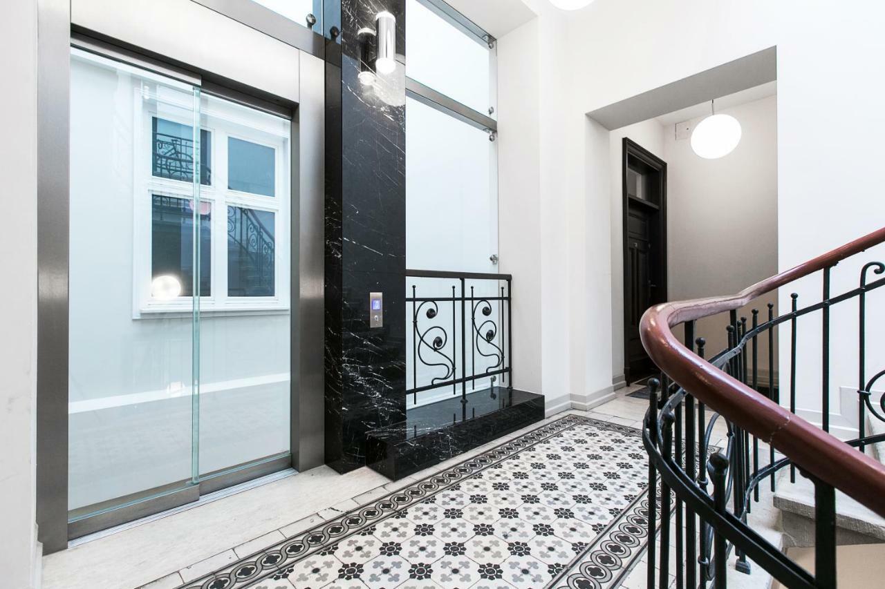 Old Town Brigue Apartment By Otium Krakau Buitenkant foto