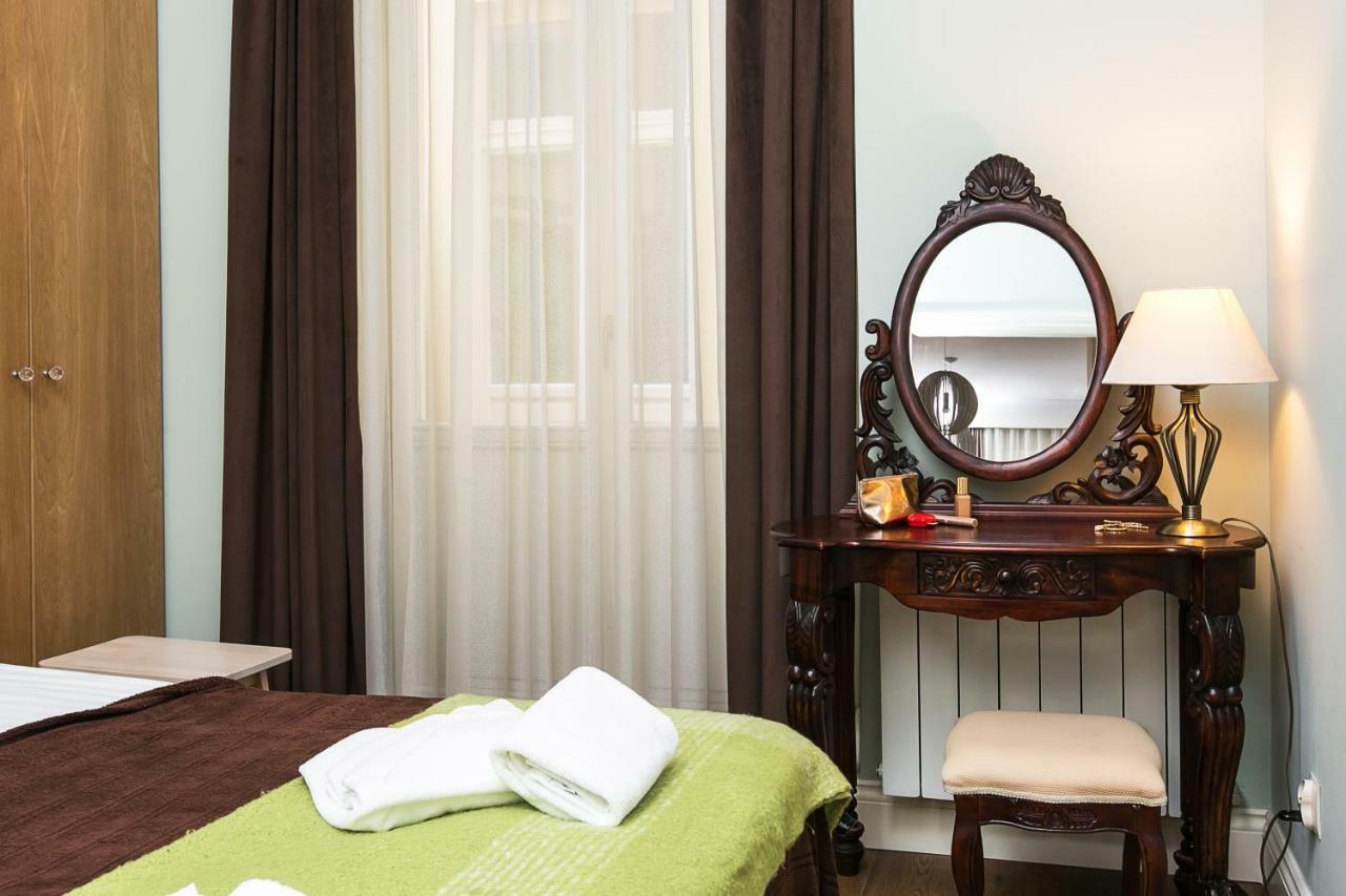 Old Town Brigue Apartment By Otium Krakau Buitenkant foto